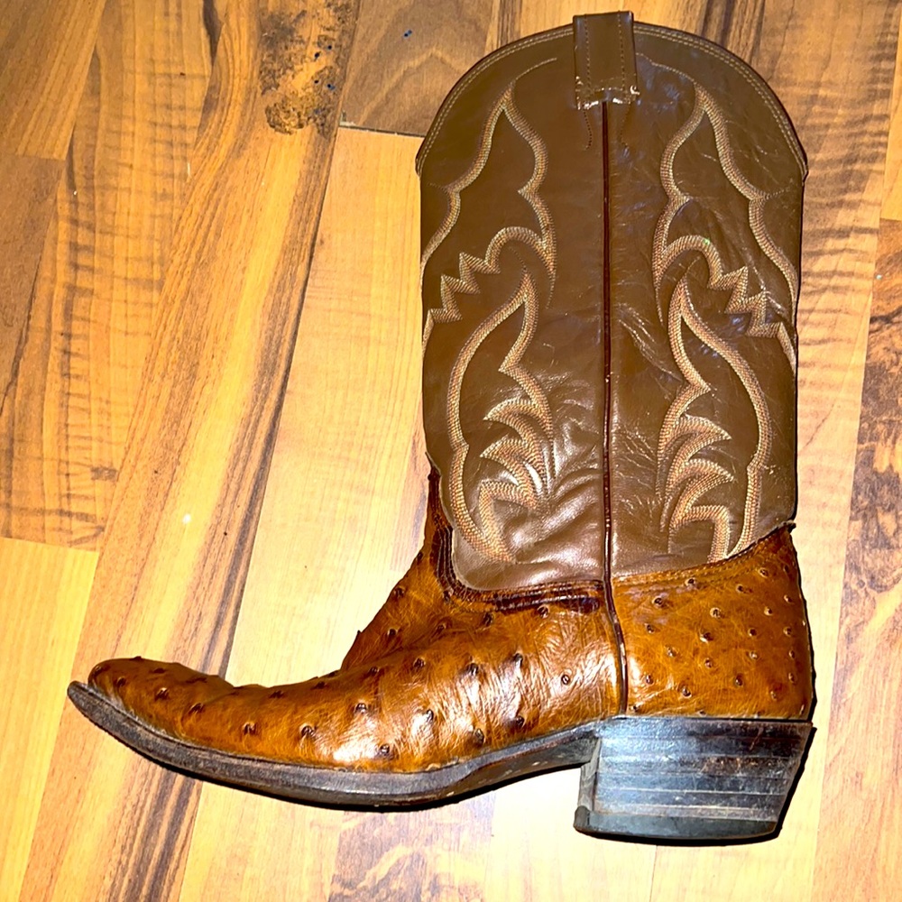 Mens Nocona boots. Size 9 D